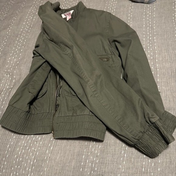 Green bomber jacket size medium - Picture 2 of 4